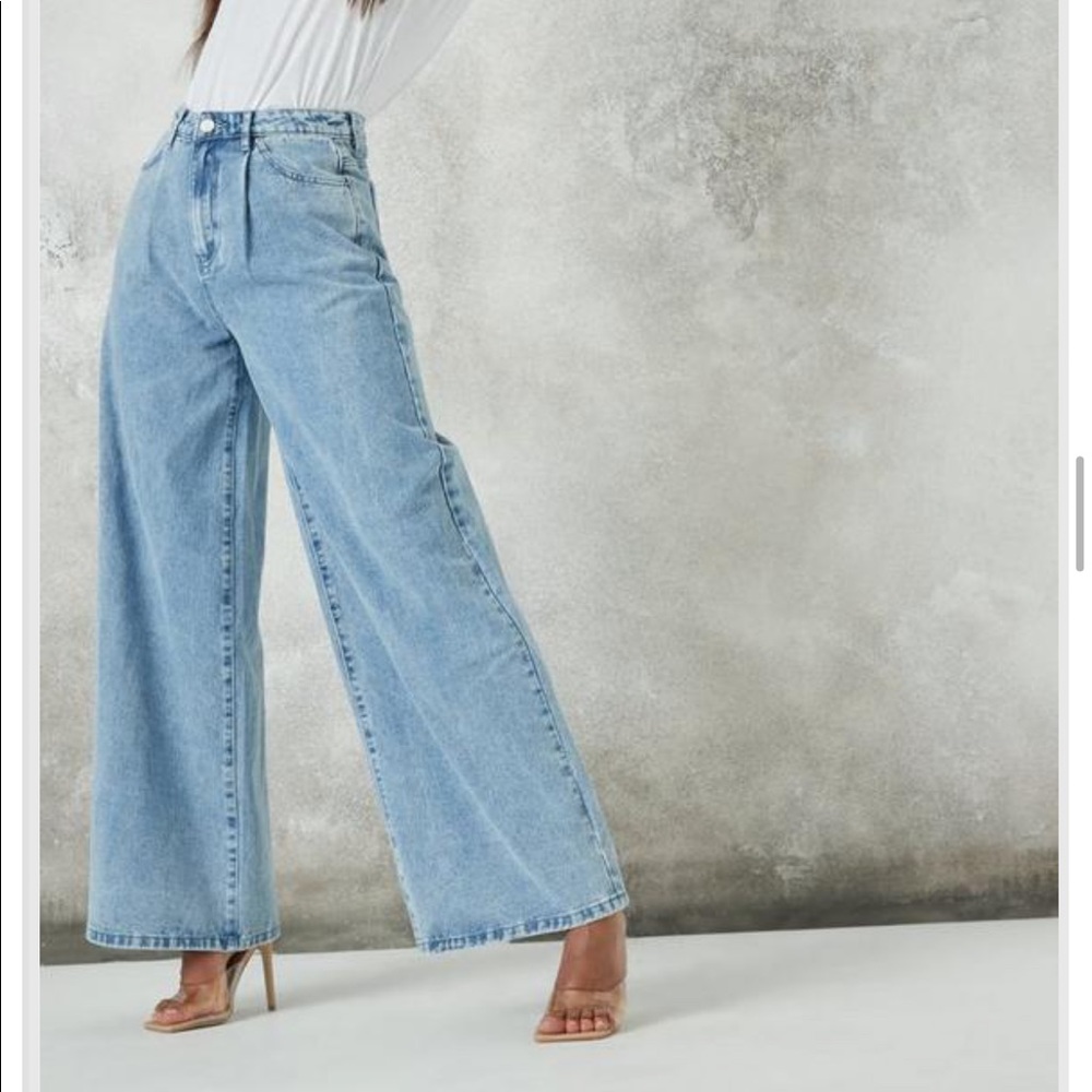 MISSGUIDED light blue pleated wide leg jeans